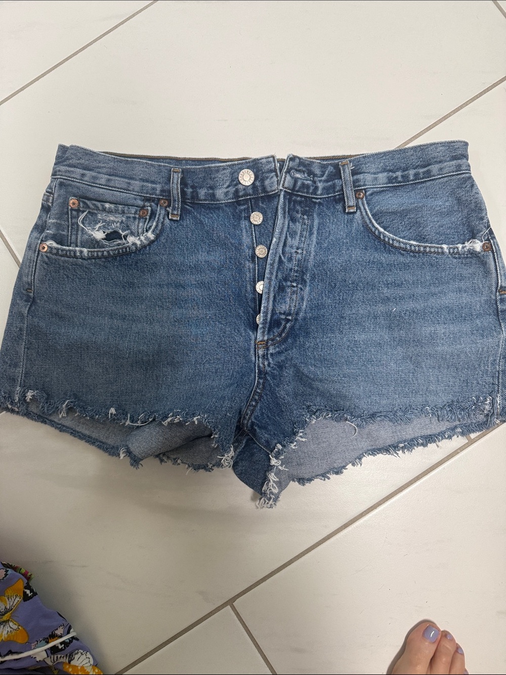 Agolde Vintage Wash Frayed Hem Parker Denim Shorts - Blue - Picture 2 of 8